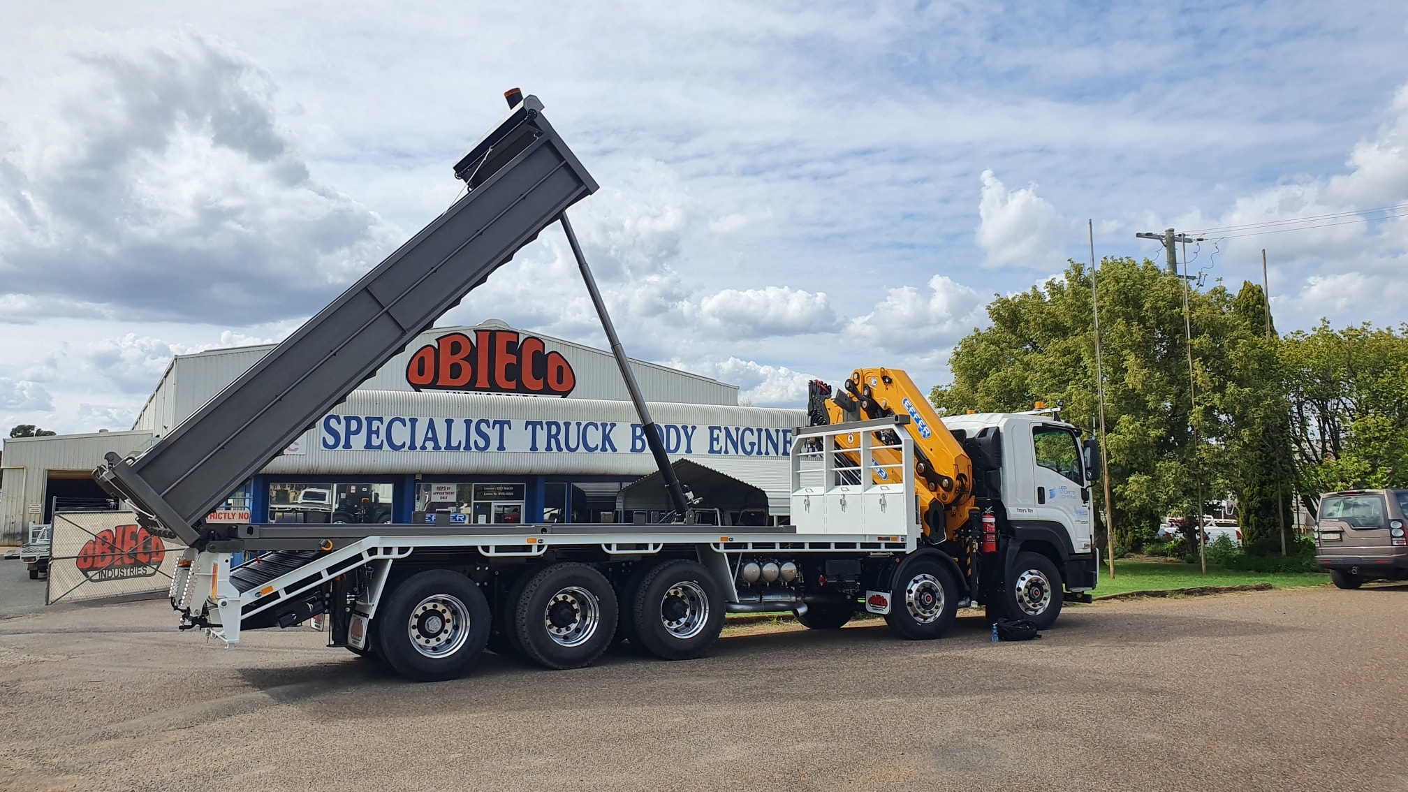 BEAVERTAIL TIPPER TRAY Obieco